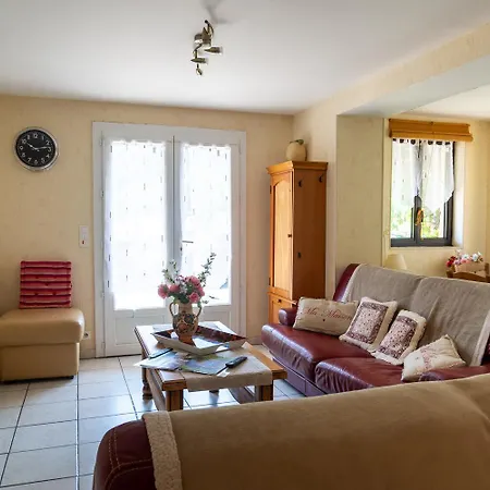 Chez Monique 4/7 Personnes A Holiday home Florac