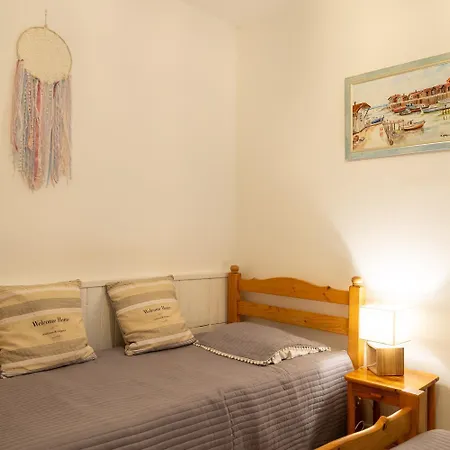 Holiday home Chez Monique 4/7 Personnes A